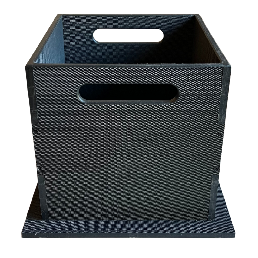 A plastic dopamine box for dog training with handles